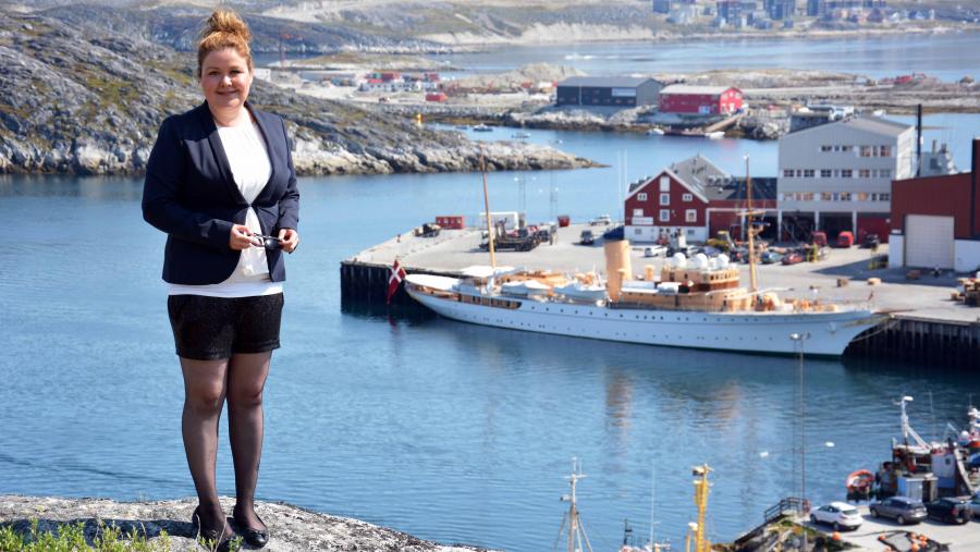 Nûno Isbosethsen og kongeskibet Danebrog