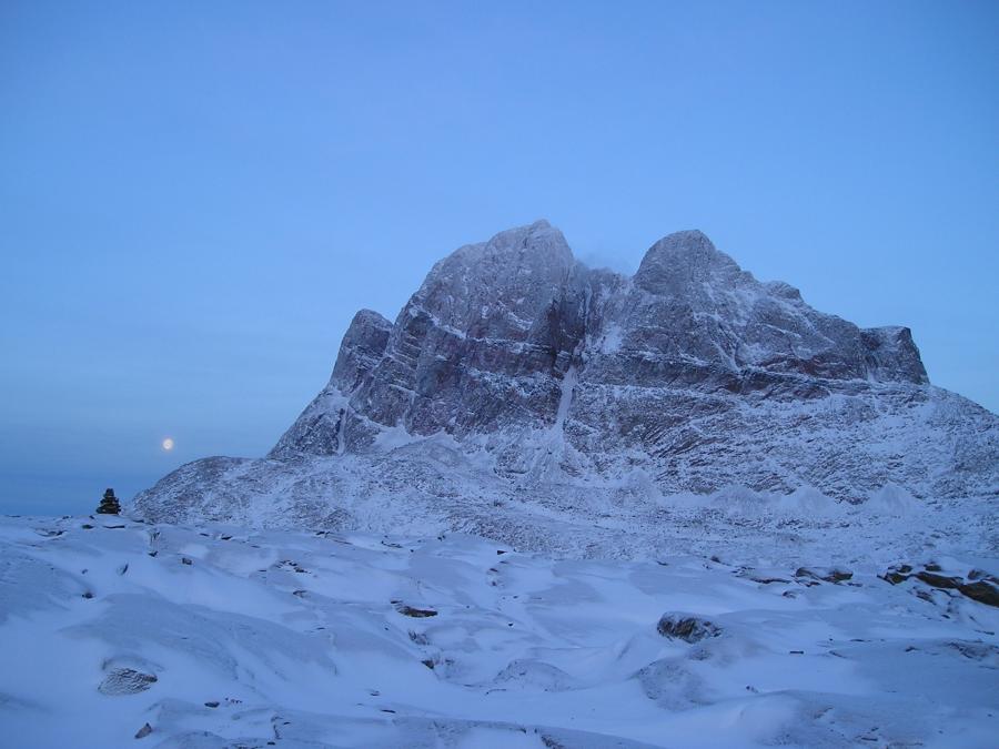 The mountain of Uummannaq, 5 November, year unknown