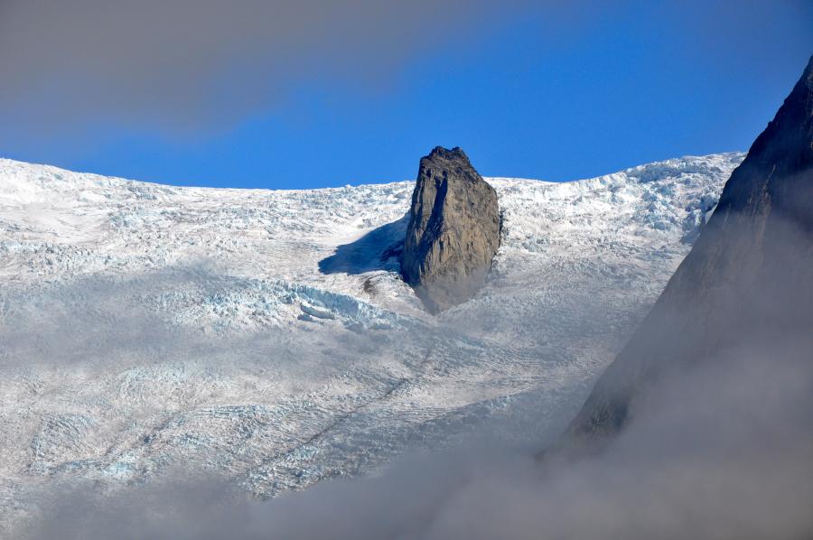 Re-appearing from the inland ice