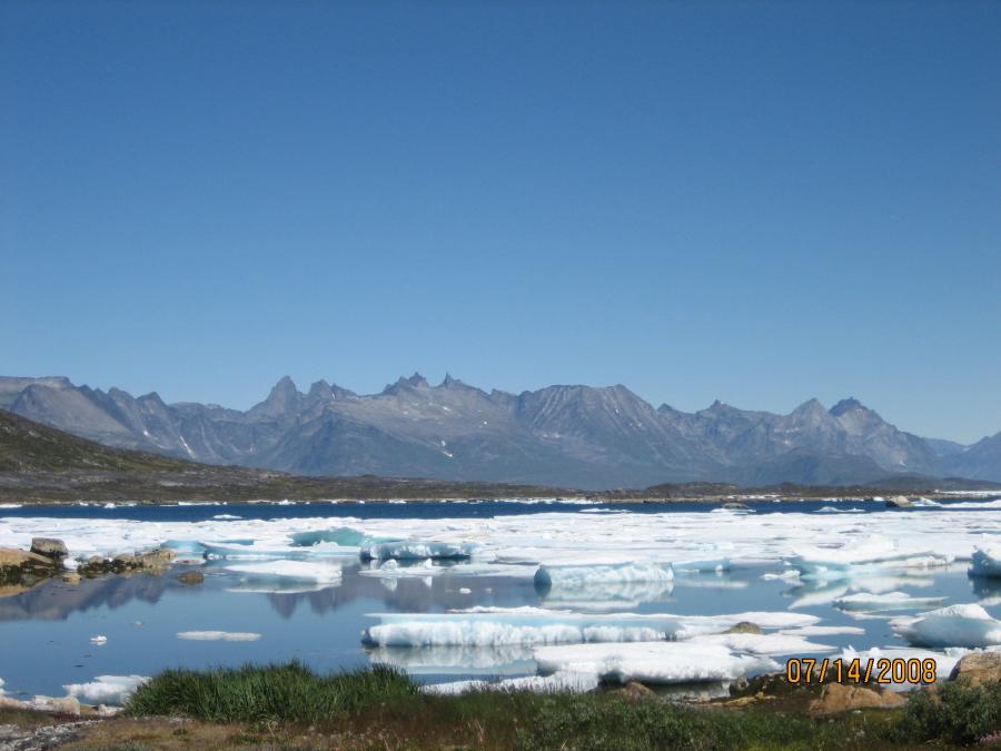Qaqqaq, siku, nuna. Nanortalik, juulip 14-at 2008
