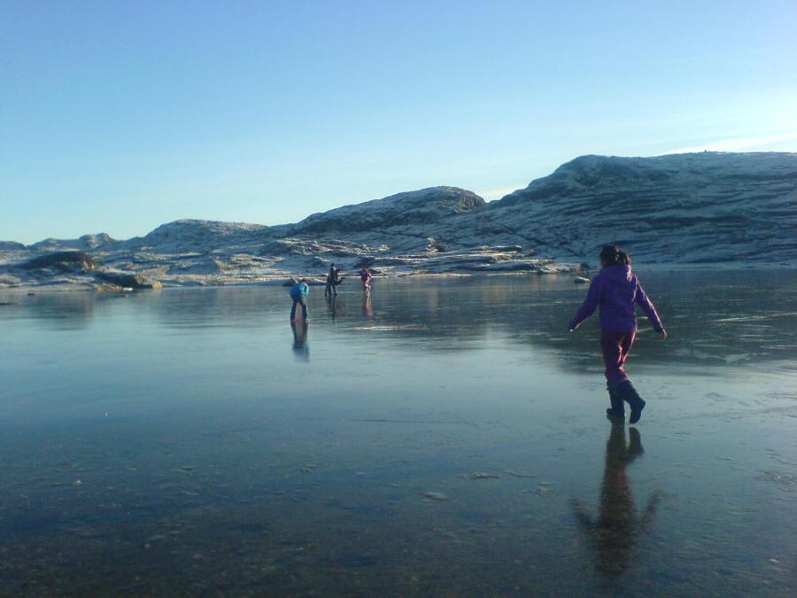 Nyis på søen, Attu 24. oktober 2010