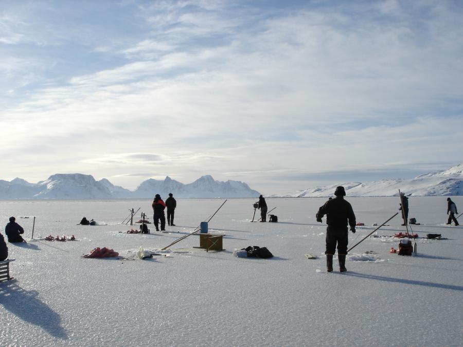 Fiskeri på isen, Kuummiut februar 2006