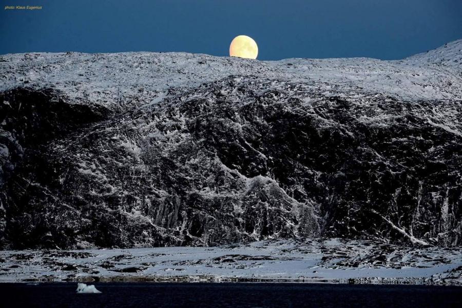 Qaammat Sermitsiakkut alakkaattoq