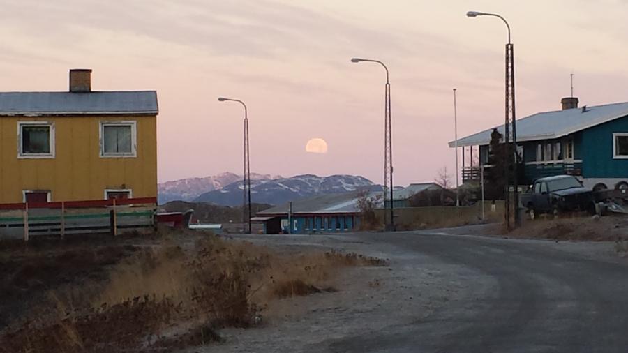 Narsaq ullaaq qaammat avannamut tarrilersoq