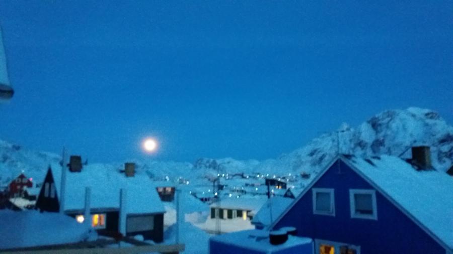 Jeg tog billedet for fuldmånen var så smuk, Sisimiut 10. februar 2017