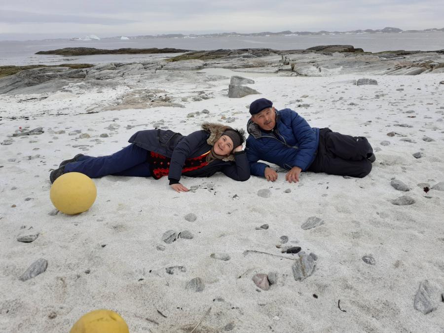Nunatsini sissami ima aasarsiortoqarsinnaavoq, nunamut allanut aallanngikkaluarluni.
