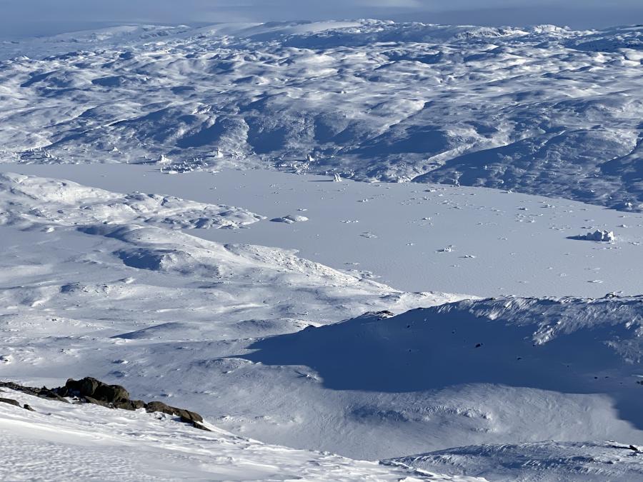 Ilulialiup tasersuani ilulissat nunap qaani tinunnikut. Nuup eqqaani, marsip 9-at 2021