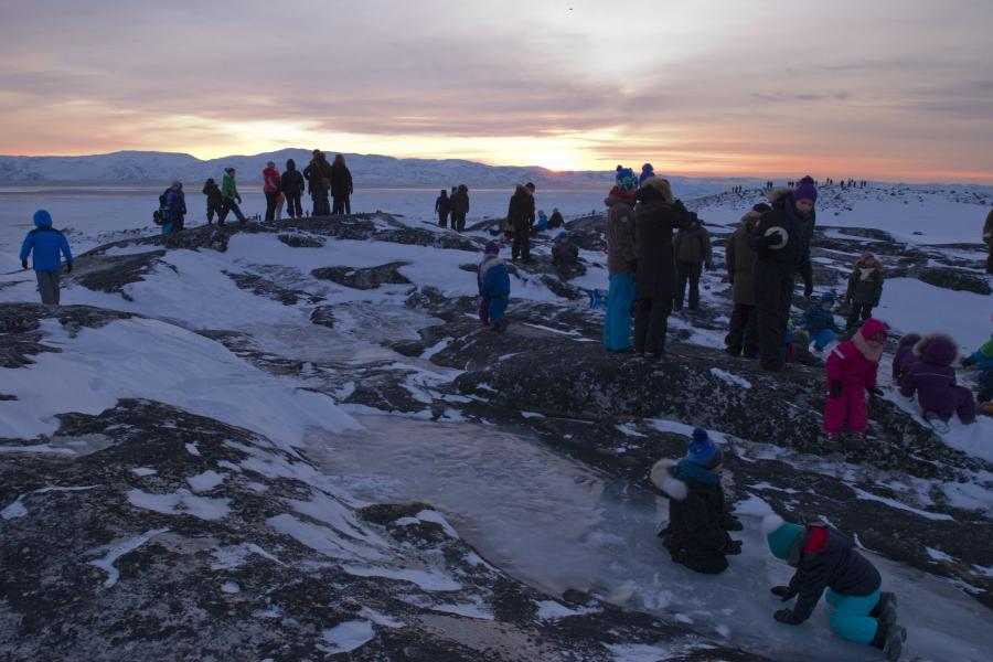 Ilulissat - solen kommer frem 13. januar 2015