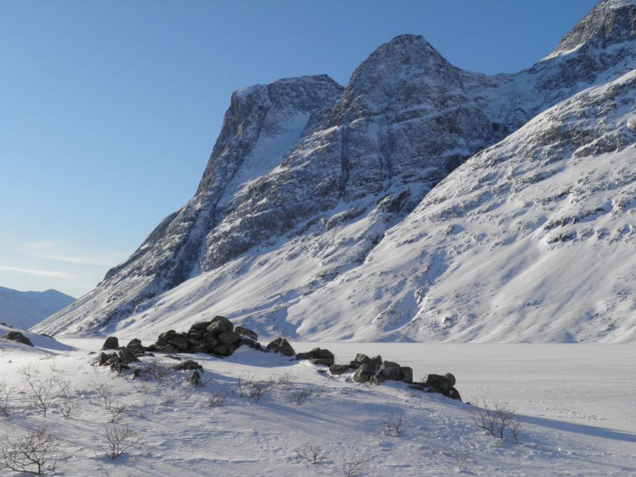 Qallunaatsiaat illukui Sioralimmi