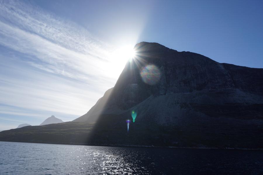 Sol og fjeld