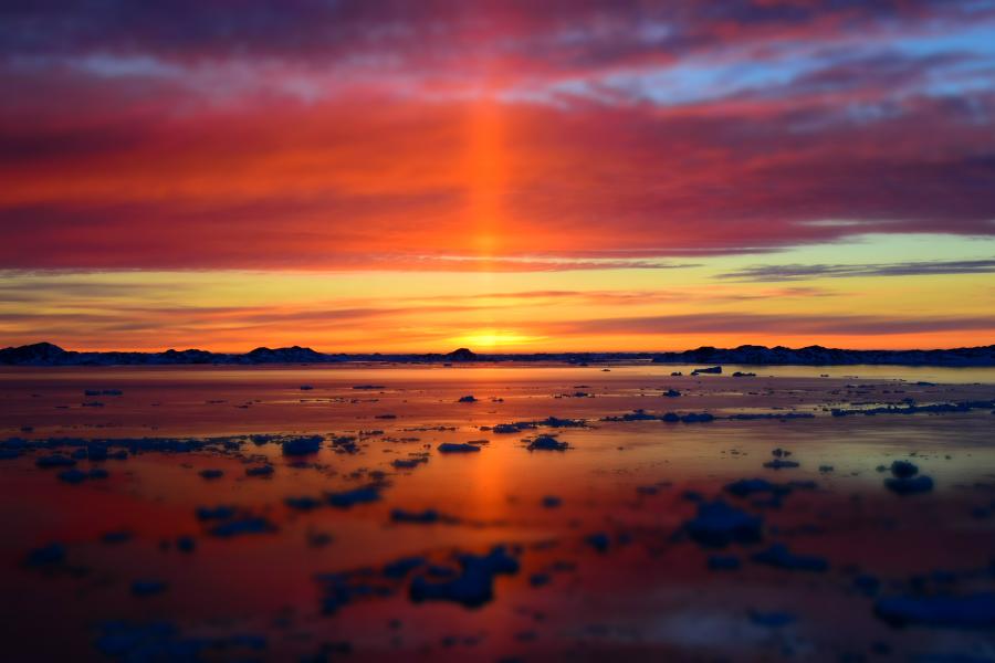 Upernalernerani seqineq tarrilersoq. Nuuk, apriilip 1-aat 2022