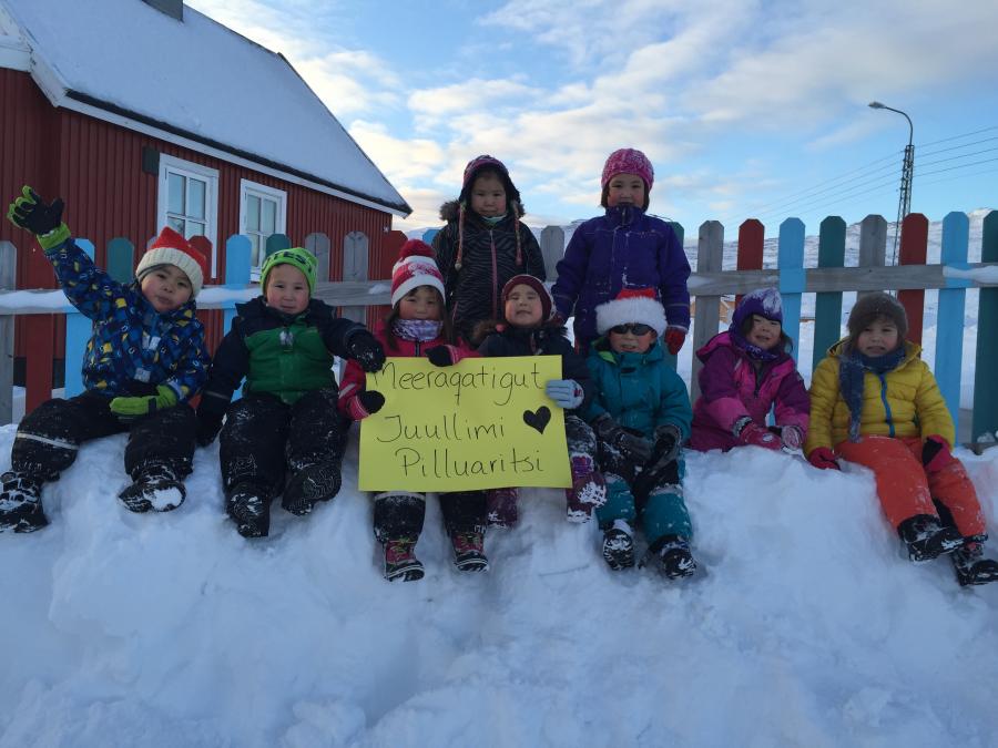Glædelig Jul til alle børn fra Børnehaven Ajagaq, Nanortalik