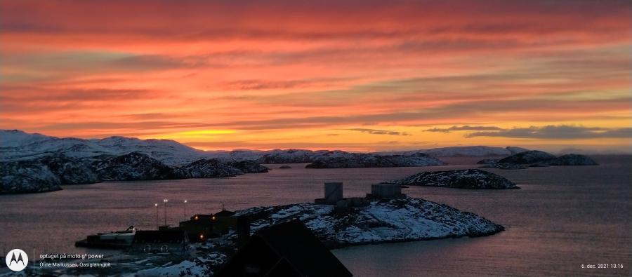 Kaperlattumi qaamaneq uummaarissoq tunniunneqartarpoq kusanartaqaarlu