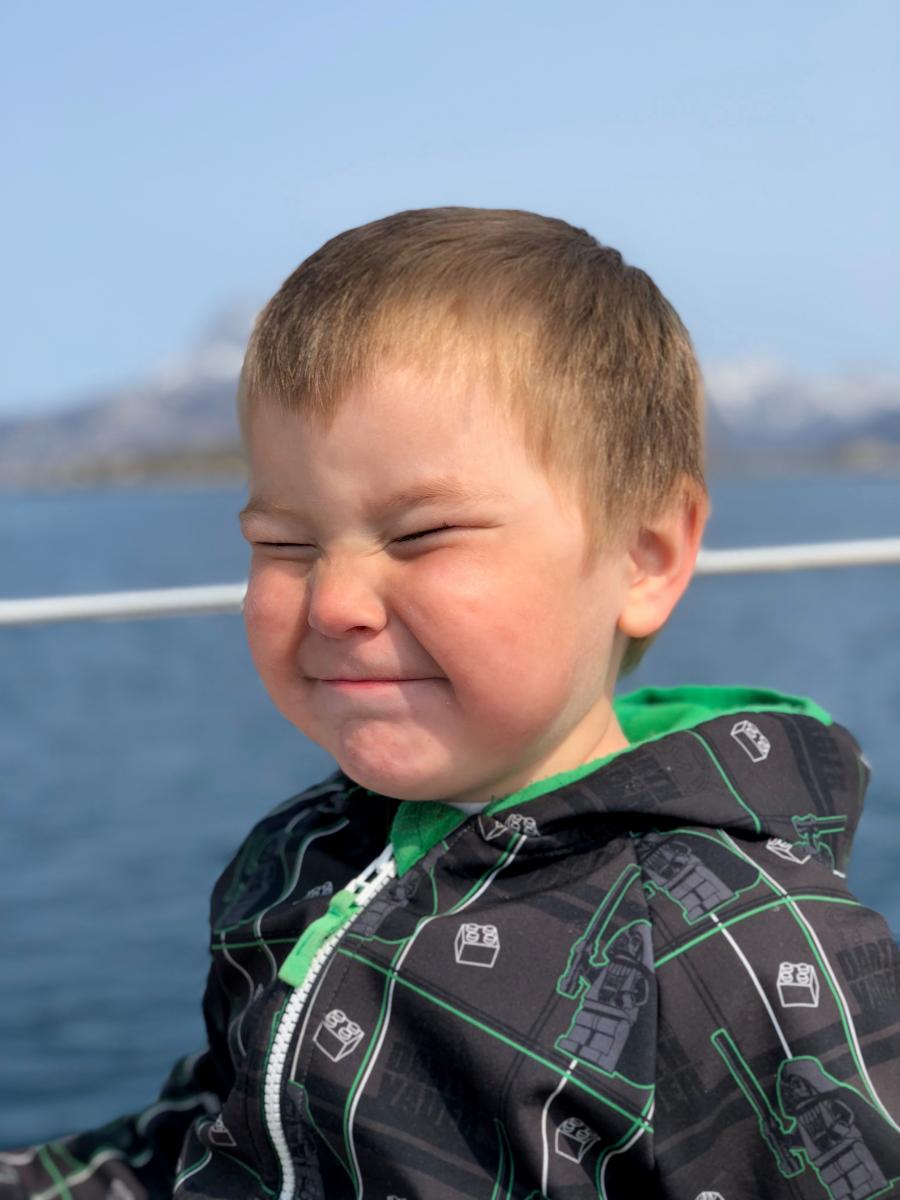 Aperigakku: "Naak ersinartorsuaq"? Felix 3 år