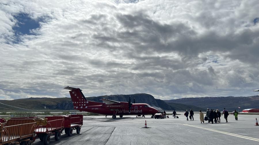 Sila allanngorallattaaq, anoraali iluarluni. Ikiartukaasut, bus-nik aallerninni assilisat