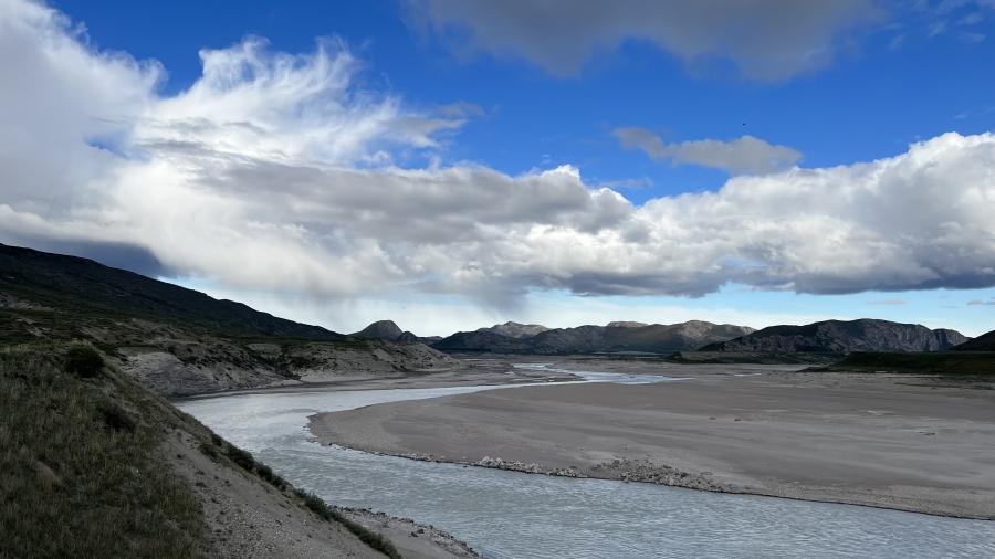 Juulinnguaq aallartittoq anoraa kissalaaq, kialaaq. Pisorujoorluta assileerusuummeramaasit