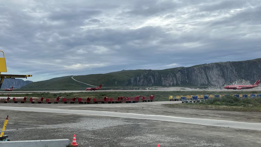 Tuukkaq meqqammersoq ungasinnersiorluni tulagiartoq, Dash 8 Mittoq tinginiartorlu, flytrafik