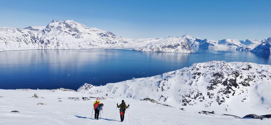 Sermitsiap Kangerlua. Nuuk, apriilip 16-at 2022